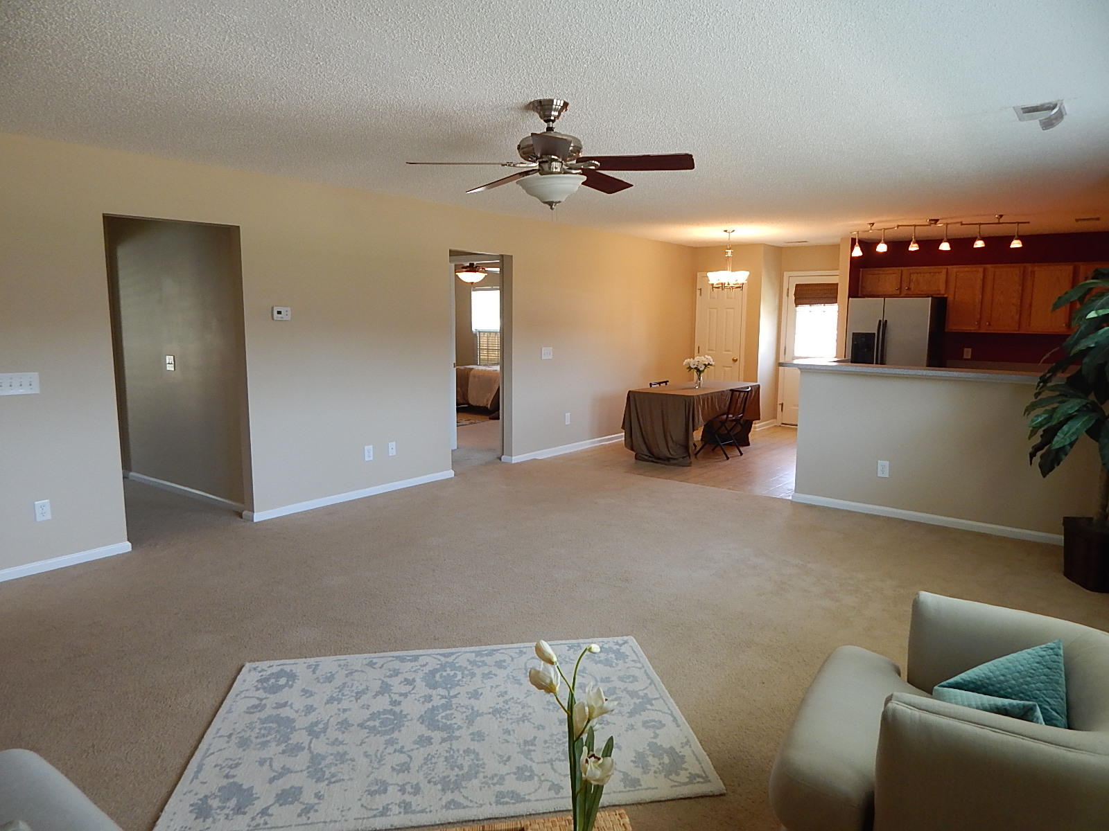 116 Thistle Road Goose Creek, SC 29445 - Photo 9 of 17 Great room