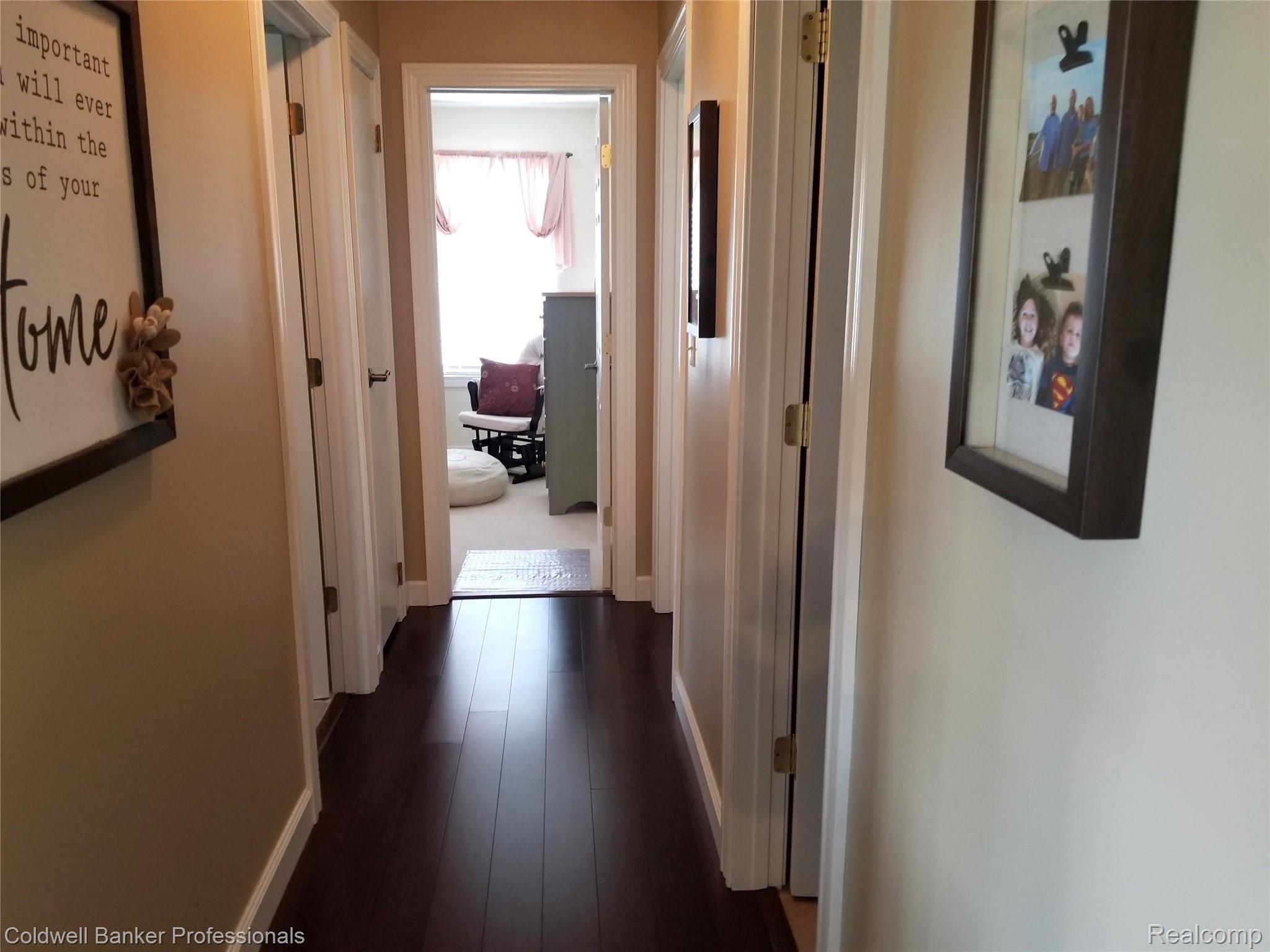 12407 Ruppert Road Perry, MI 48872 - Photo 16 of 37 14 HALLWAY.jpg