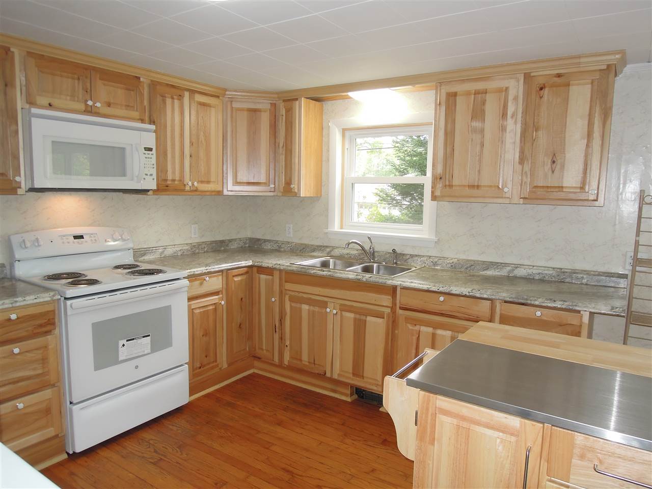 822 Plain Road, Unit R Hinsdale, NH 03451 - Photo 4 of 31