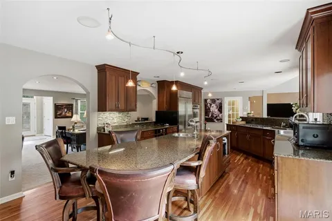 $1,399,900 | 17 Stacy Drive, St. Louis, MO 63132