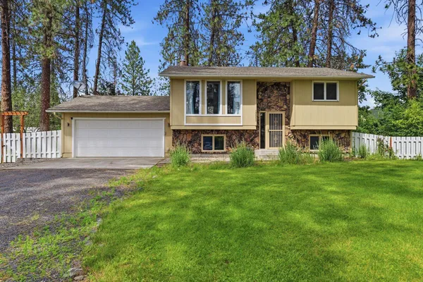 $525,000 | 10852 West Sagewood Road, Nine Mile Falls, WA 99026