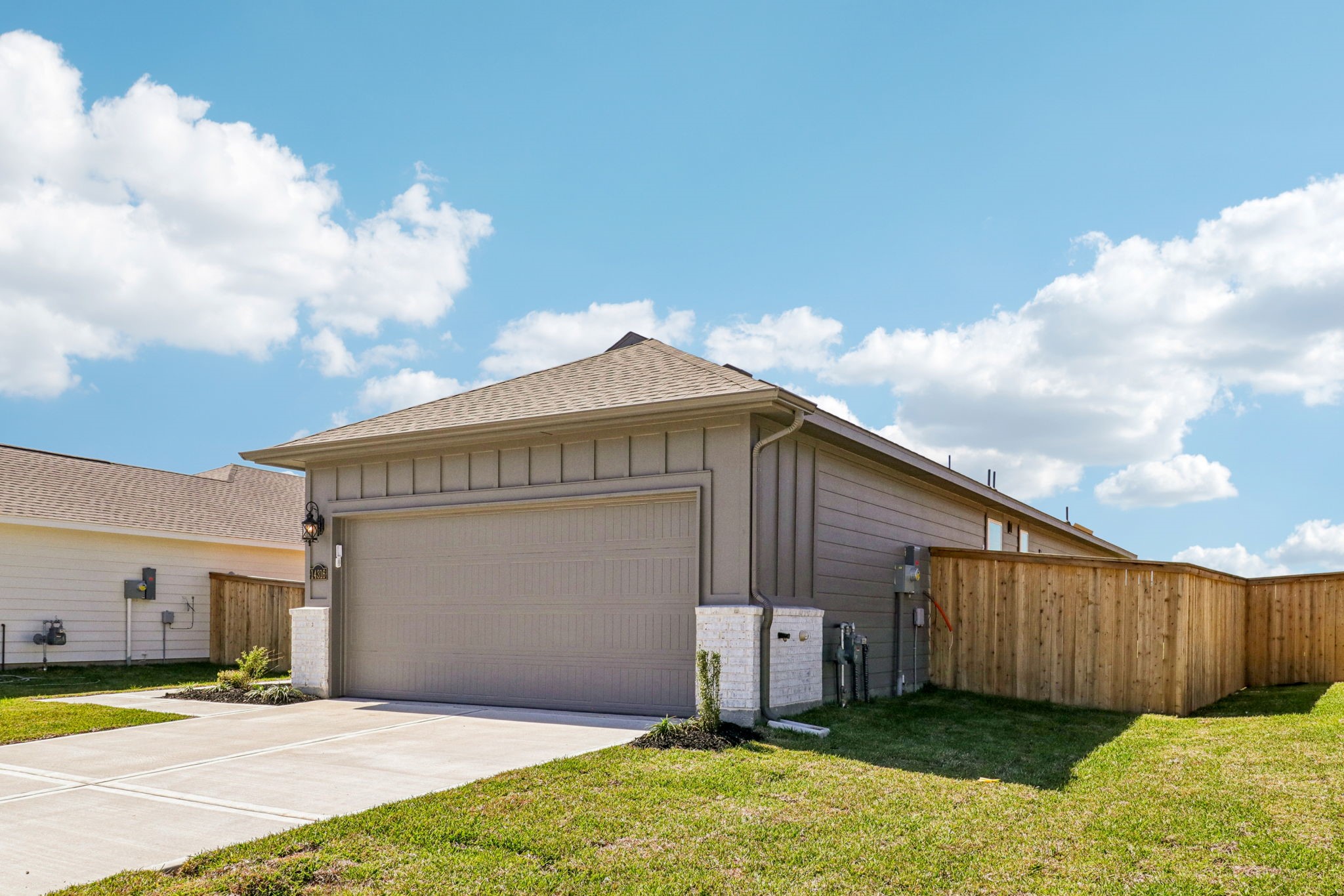 14316 Grey Pointe Court Conroe, TX 77302 - Photo 3 of 36