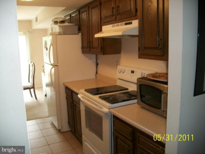 17632 Shady Spring Terrace Gaithersburg, MD 20877 - Photo 16 of 17 Kitchen