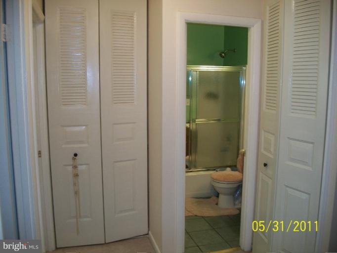 17632 Shady Spring Terrace Gaithersburg, MD 20877 - Photo 4 of 17 Bath