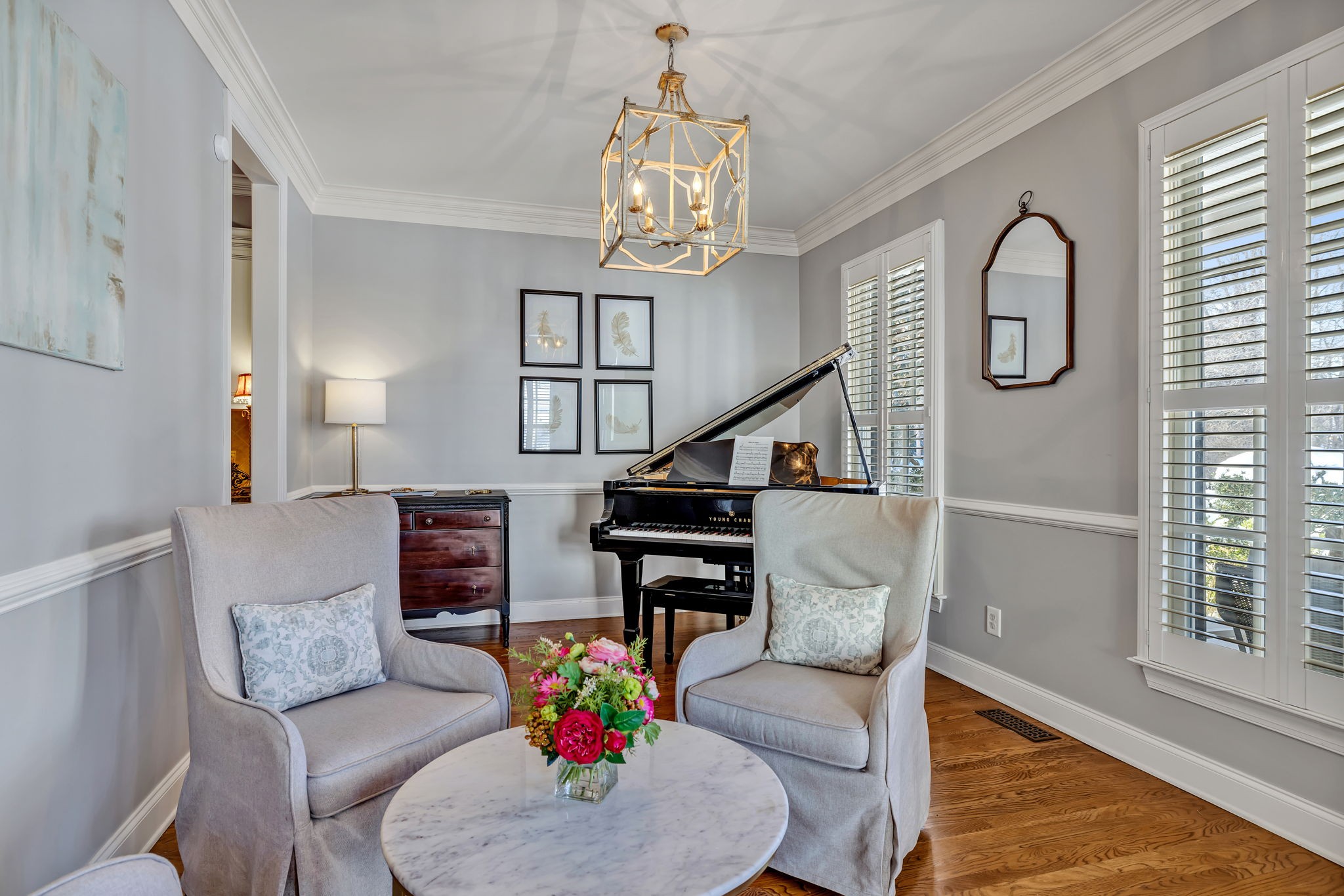 1302 Jewell Avenue Franklin, TN 37064 - Photo 10 of 68 a living room with furniture flowerpot and wooden floor