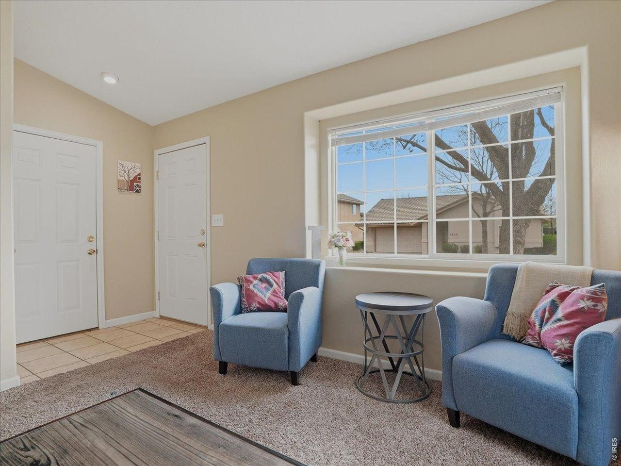 5207 West 11th Street Road Greeley, CO 80634 - Photo 7 of 38 Light and bright entry