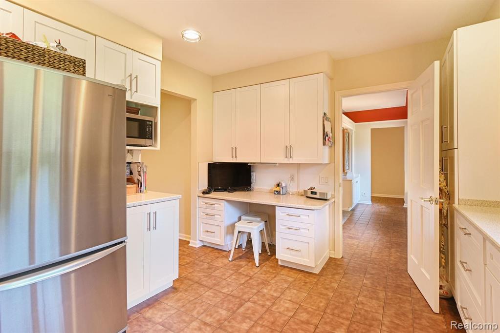 6429 Flushing Road Flushing, MI 48433 - Photo 10 of 28