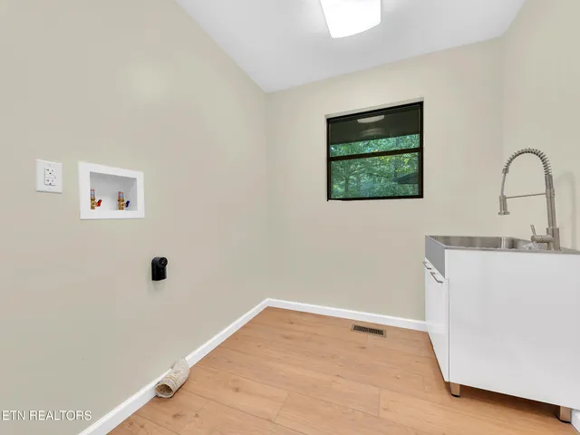 $769,000 | 2024 Cravens Drive, Crossville, TN 38572