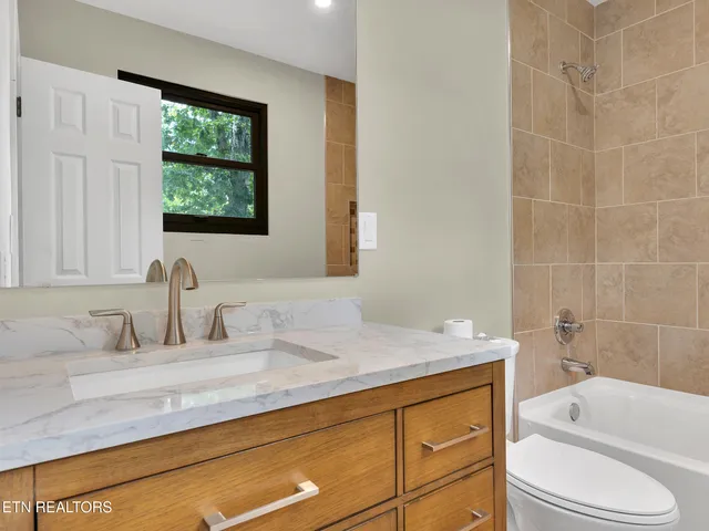 $769,000 | 2024 Cravens Drive, Crossville, TN 38572