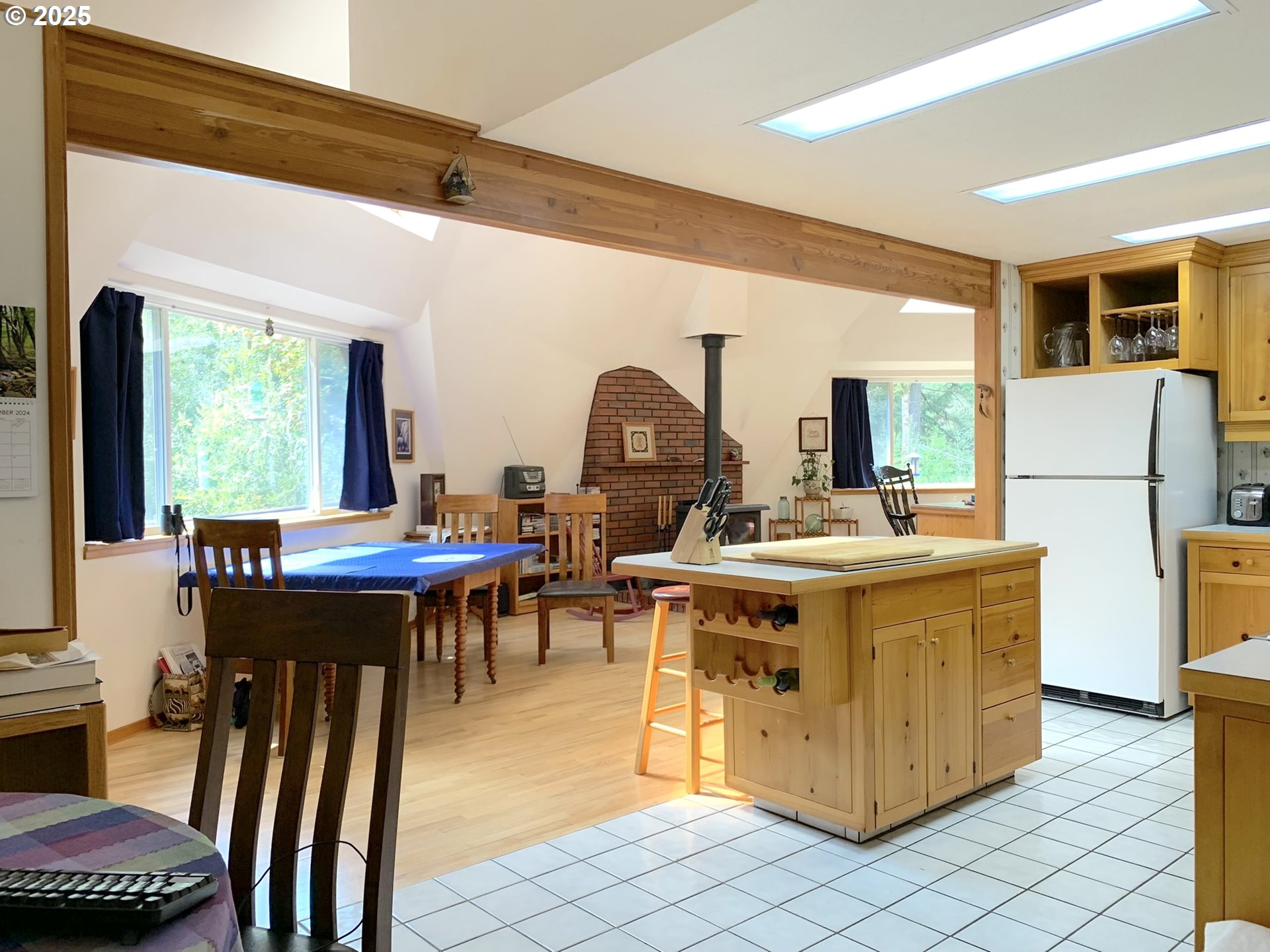23555 Suttle Road Veneta, OR 97487 - Photo 12 of 48 Kitchen