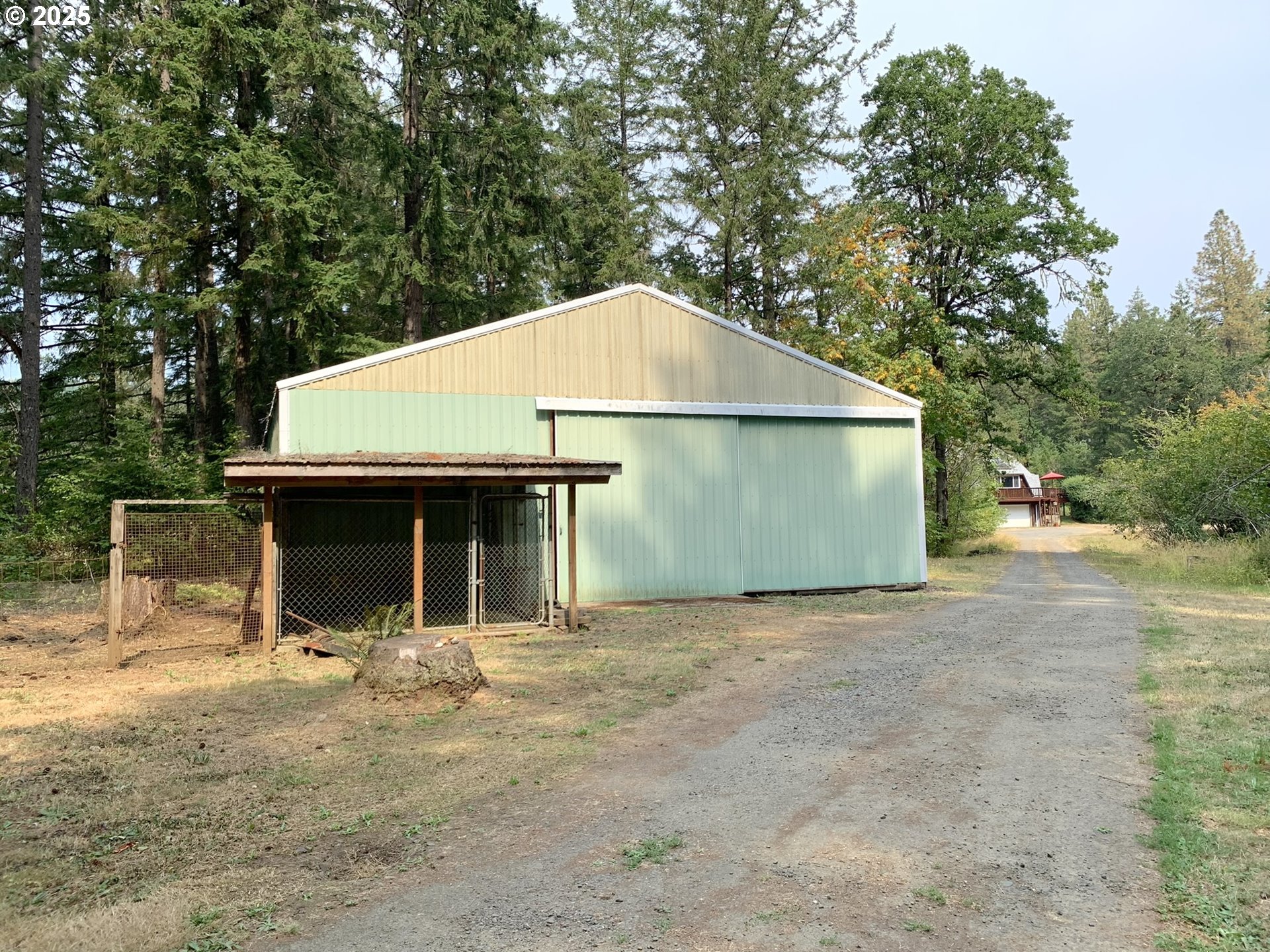 23555 Suttle Road Veneta, OR 97487 - Photo 32 of 48 Barn
