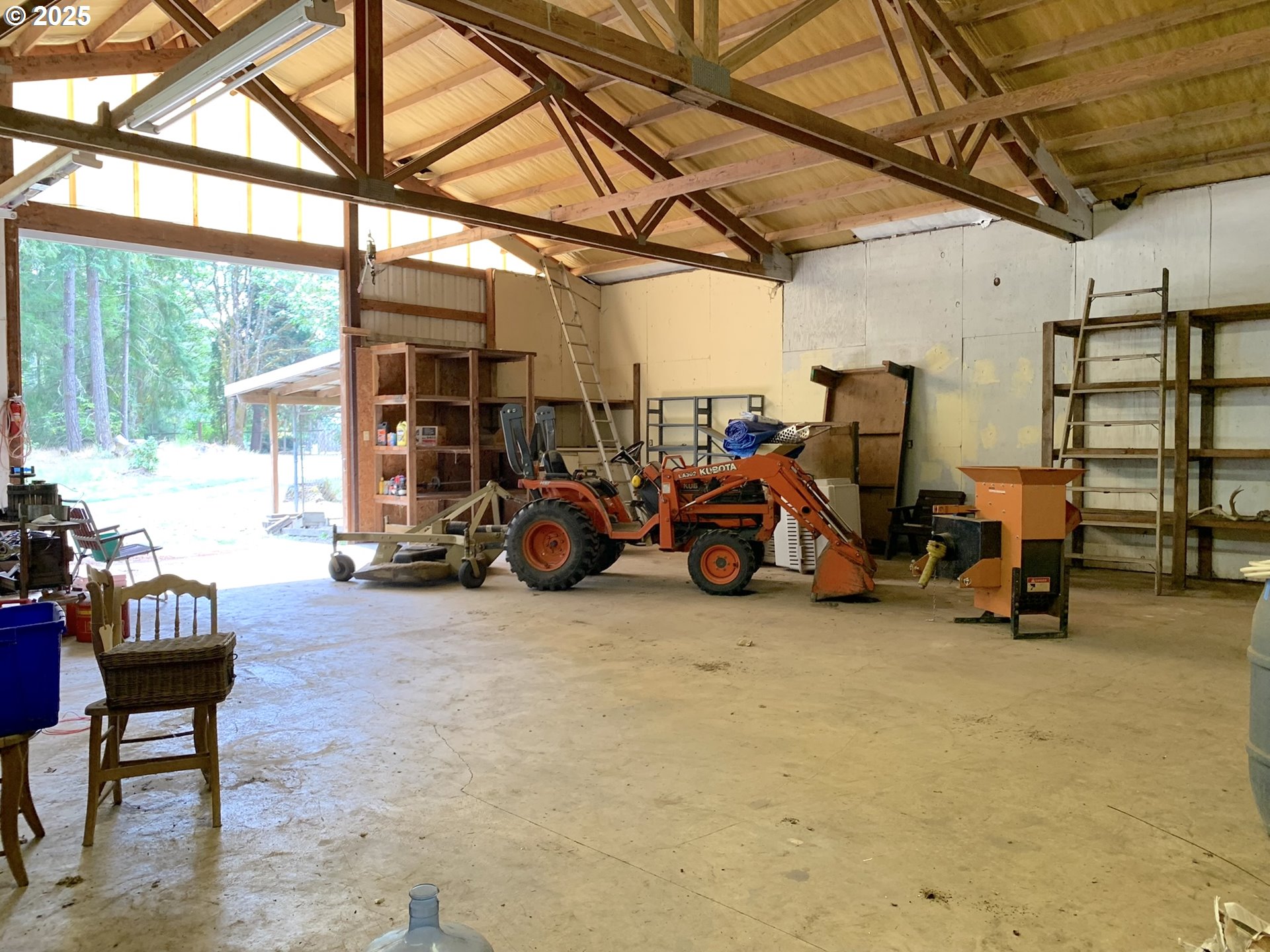 23555 Suttle Road Veneta, OR 97487 - Photo 34 of 48 Barn