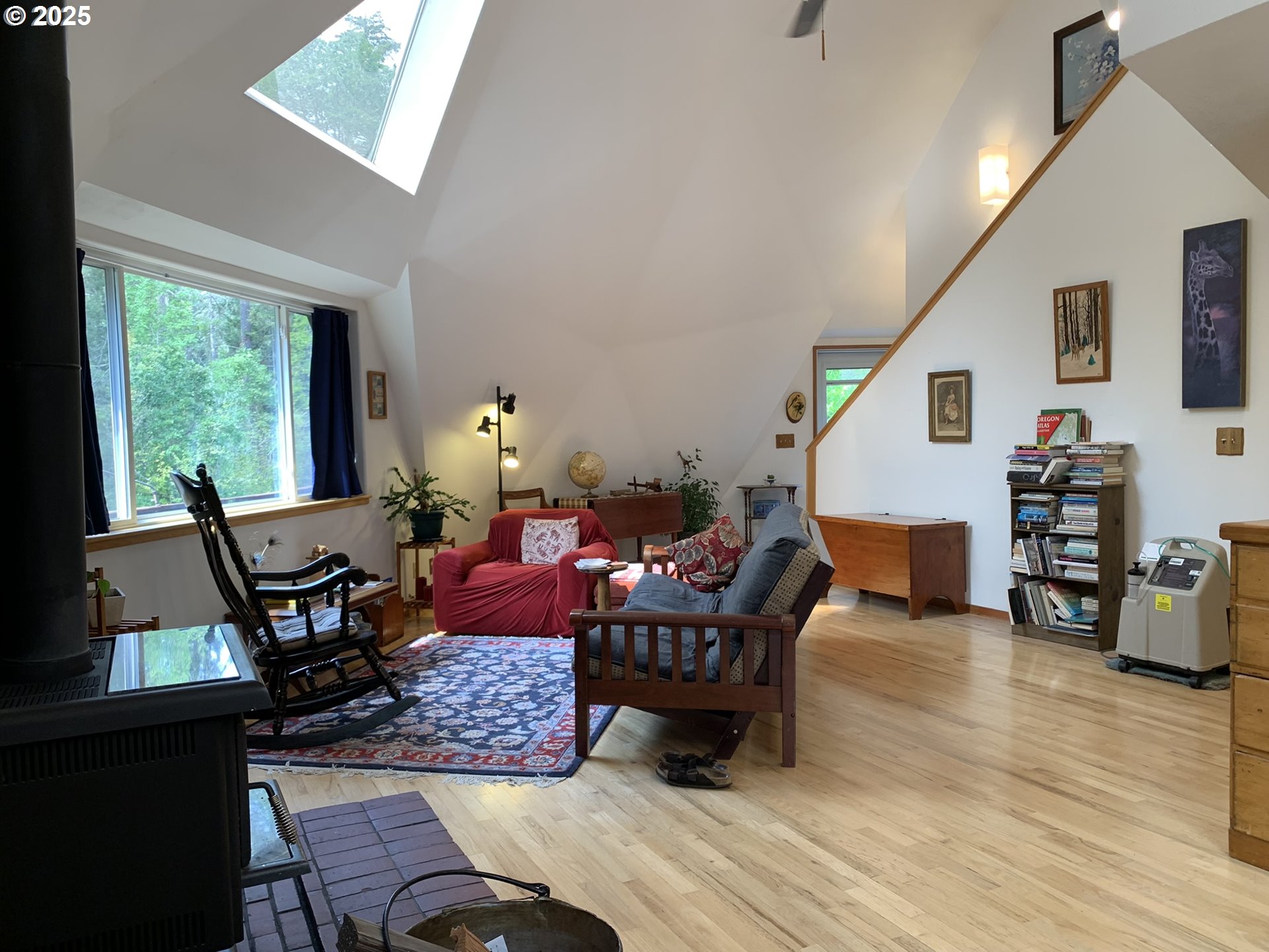 Living Room/Entrance