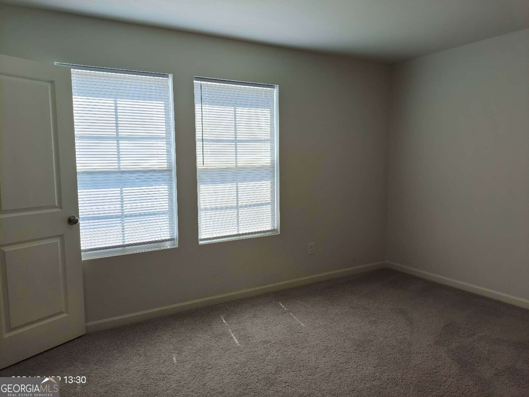 538 Pemberton Street Euharlee, GA 30145 - Photo 10 of 13 an empty room with a window
