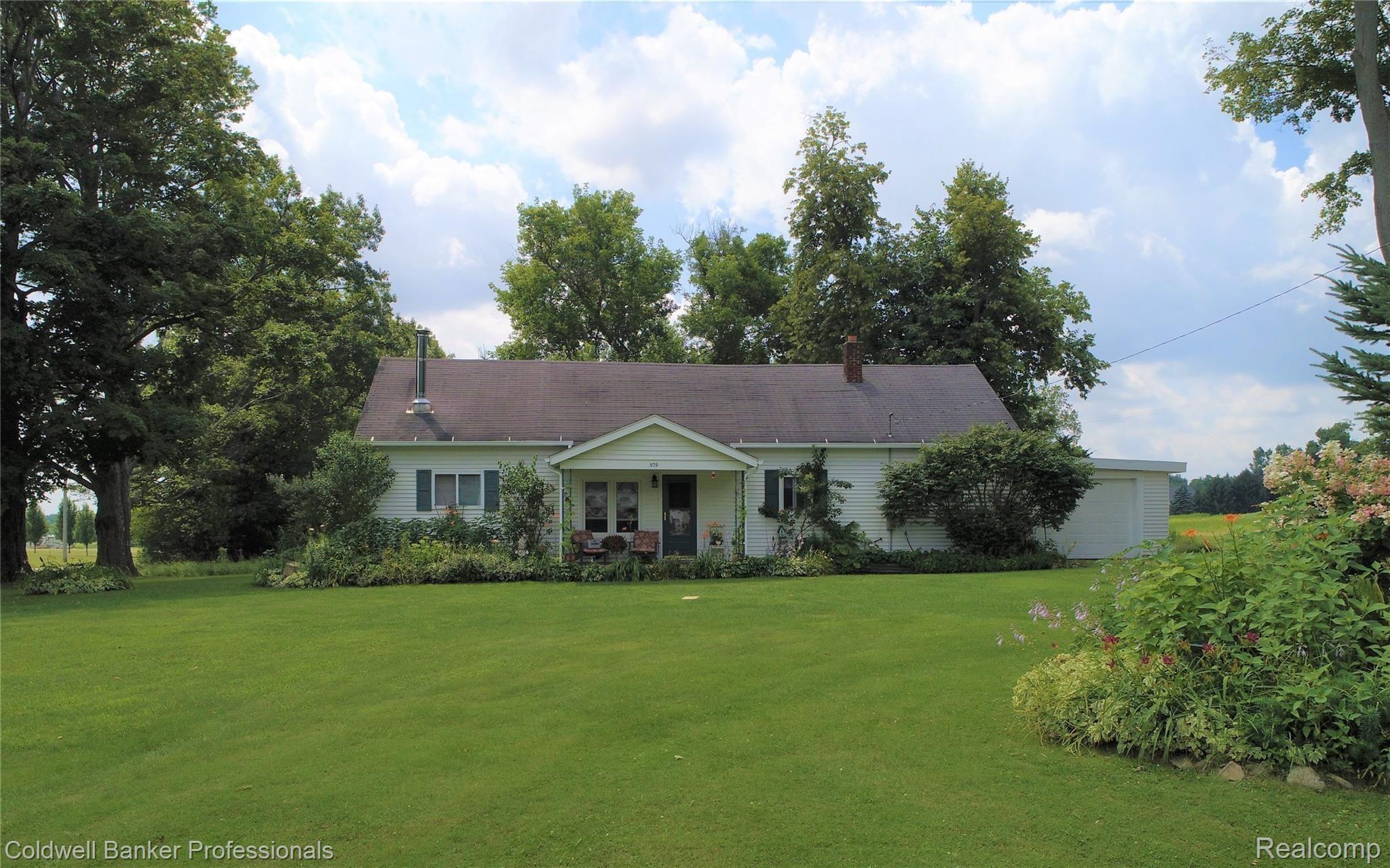 509 West Coulter Road Lapeer, MI 48446 - Photo 1 of 55 f9.JPG