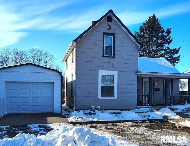 $95,900 | 702 North Ave C, Canton, IL 61520