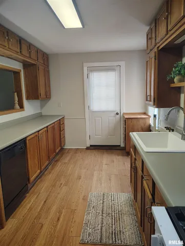 $95,900 | 702 North Ave C, Canton, IL 61520