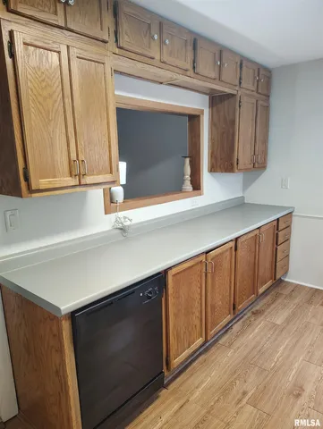 $95,900 | 702 North Ave C, Canton, IL 61520