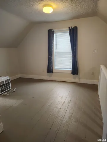 $95,900 | 702 North Ave C, Canton, IL 61520