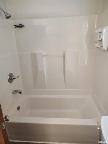 $95,900 | 702 North Ave C, Canton, IL 61520