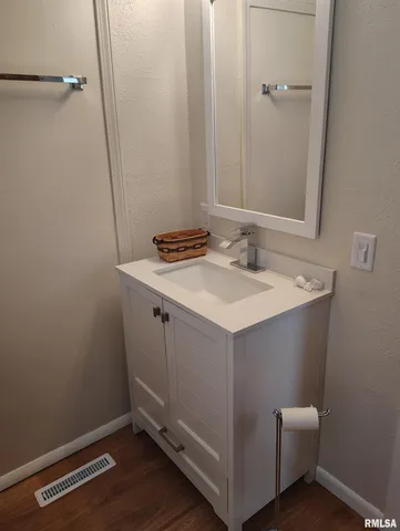 $95,900 | 702 North Ave C, Canton, IL 61520