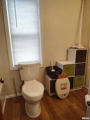 $95,900 | 702 North Ave C, Canton, IL 61520