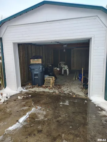 $95,900 | 702 North Ave C, Canton, IL 61520