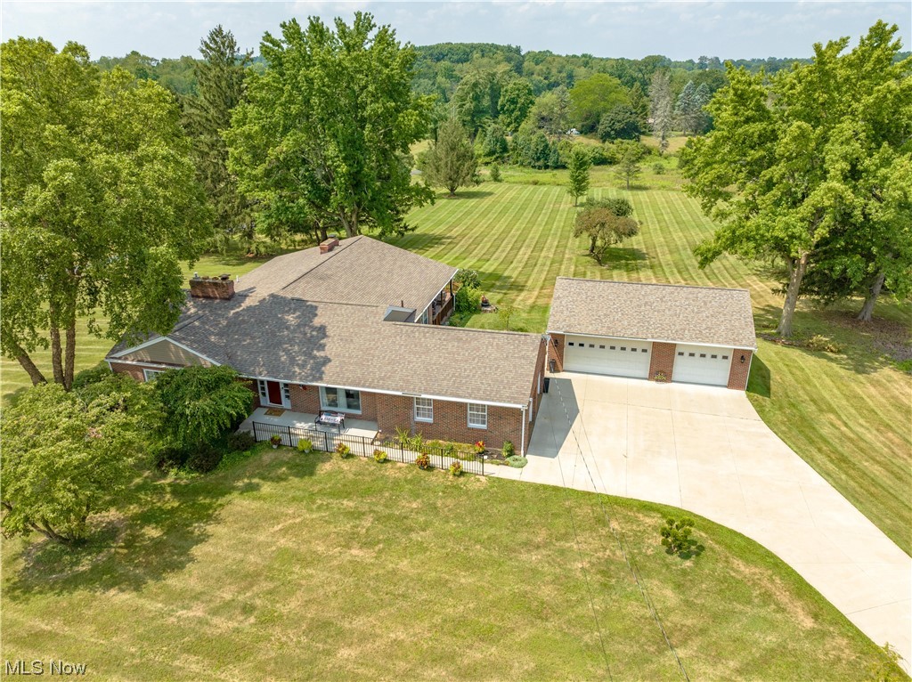 2925 West Westdale Road Northwest Canton, OH 44708 - Photo 3 of 35 Gallery Image 3