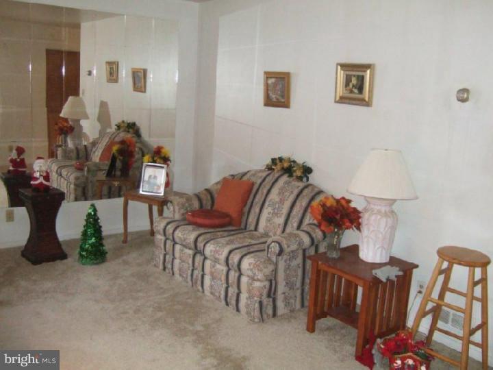 125 Stonegate Road Quakertown, PA 18951 - Photo 3 of 6 Gallery Image 3