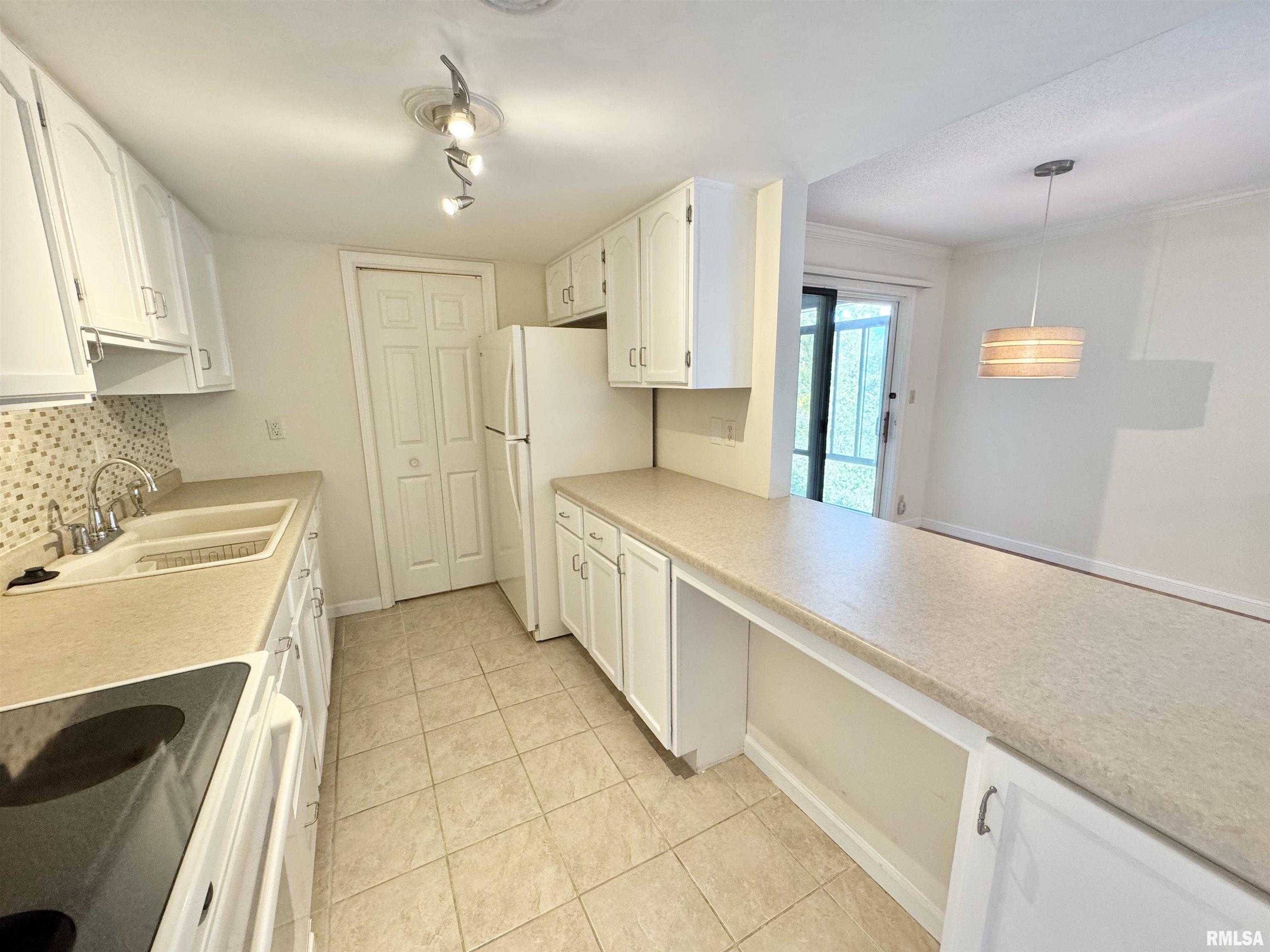 6518 North Allen Road, Unit 68 Peoria, IL 61614 - Photo 8 of 17 Gallery Image 8