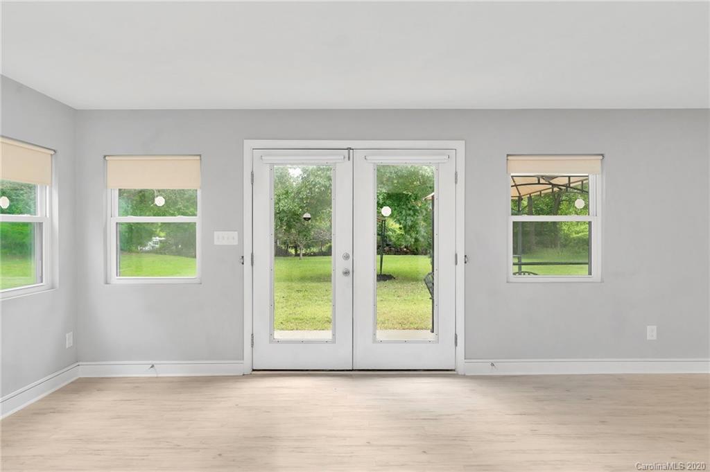 6200 Ropley Court Charlotte, NC 28211 - Photo 12 of 30 an empty room with windows