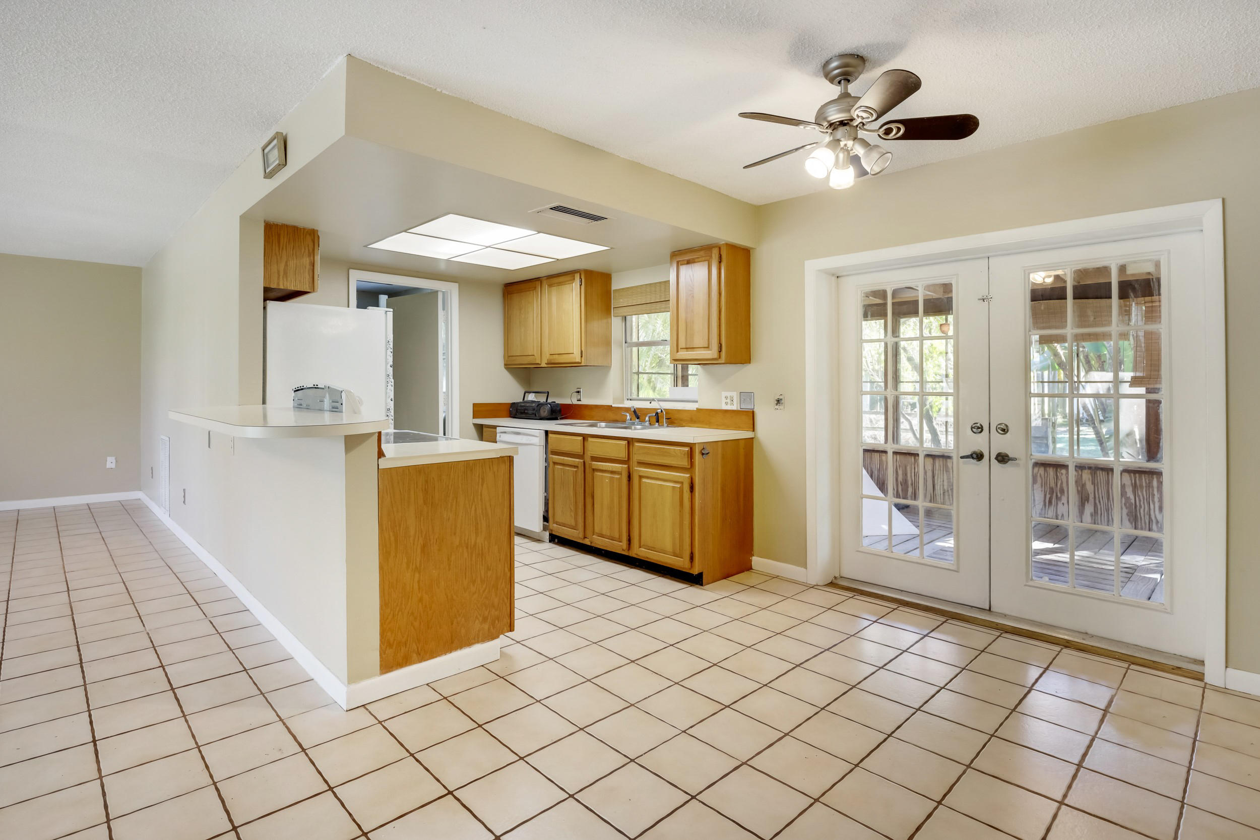 5318 South 73rd Road Lake Worth, FL 33463 - Photo 10 of 57 5318 73rd Rd S (9)
