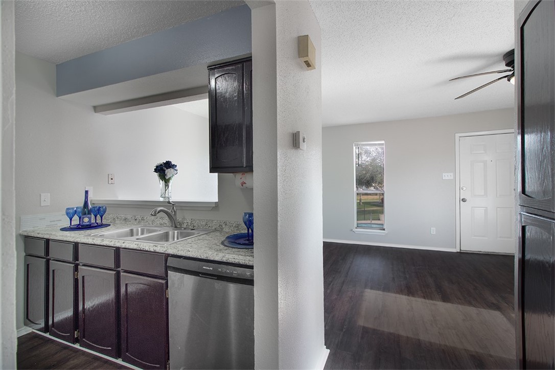 6702 Everhart Road, Unit O106 Corpus Christi, TX 78413 - Photo 13 of 22