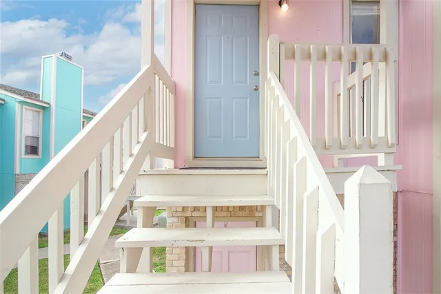 $84,900 | 6702 Everhart Road, Unit O106, Corpus Christi, TX 78413