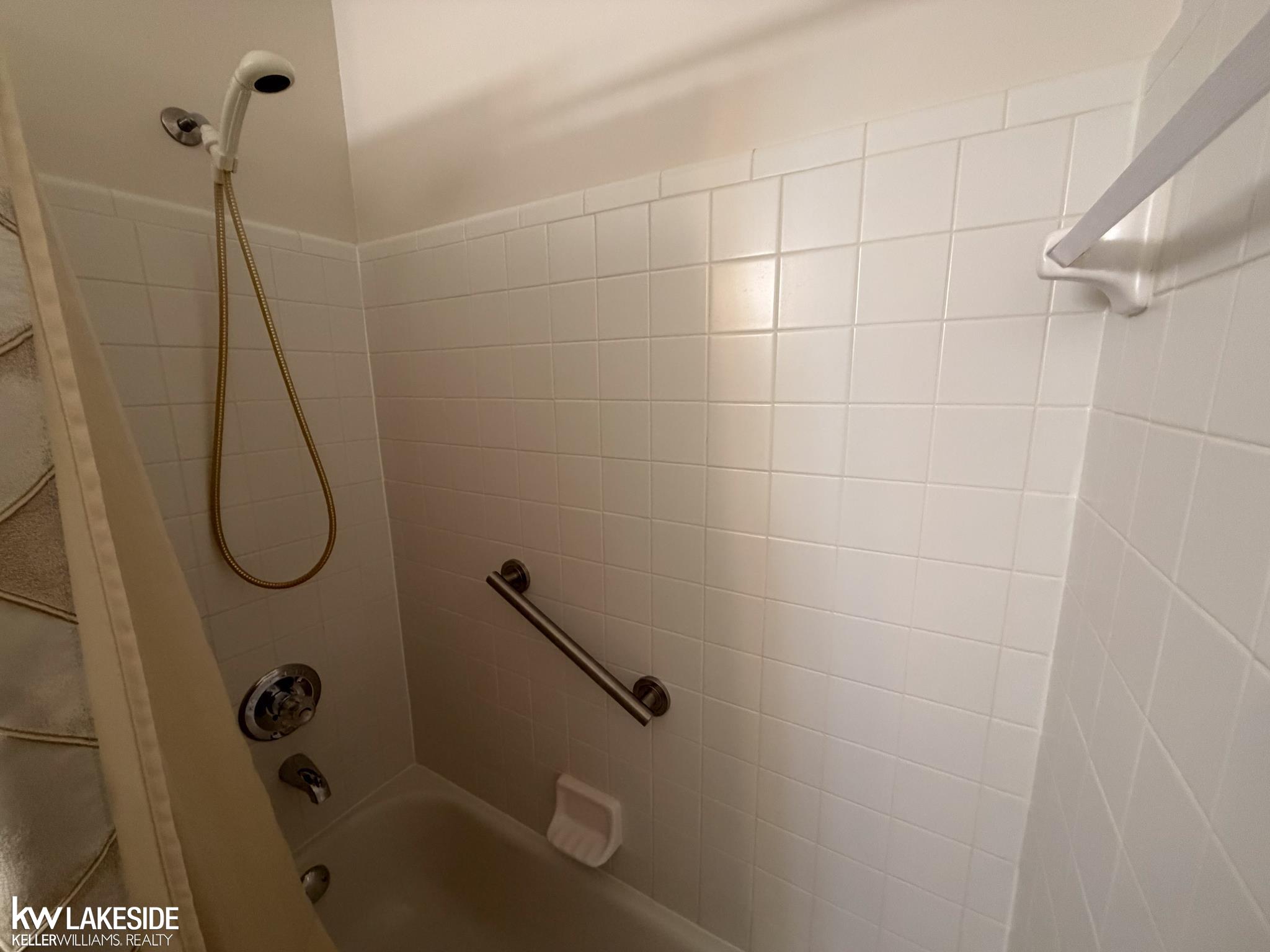 16756 Country Ridge Court Macomb, MI 48044 - Photo 19 of 32
