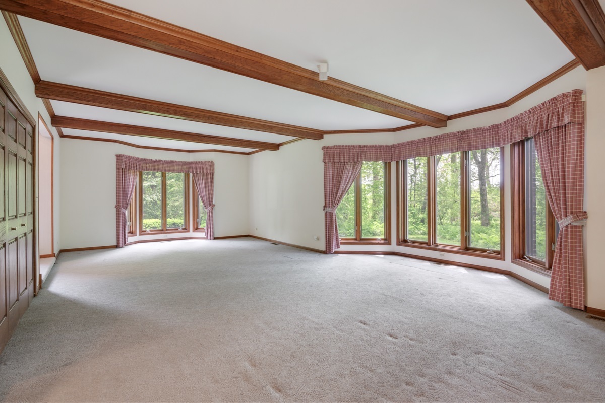 8N258 Brierwood Road Elgin, IL 60124 - Photo 5 of 43