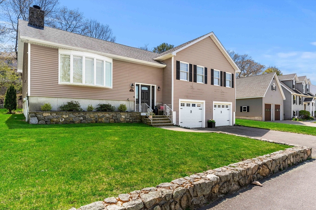 38 Sandra Road Peabody, MA 01960 - Photo 2 of 40 Gallery Image 2