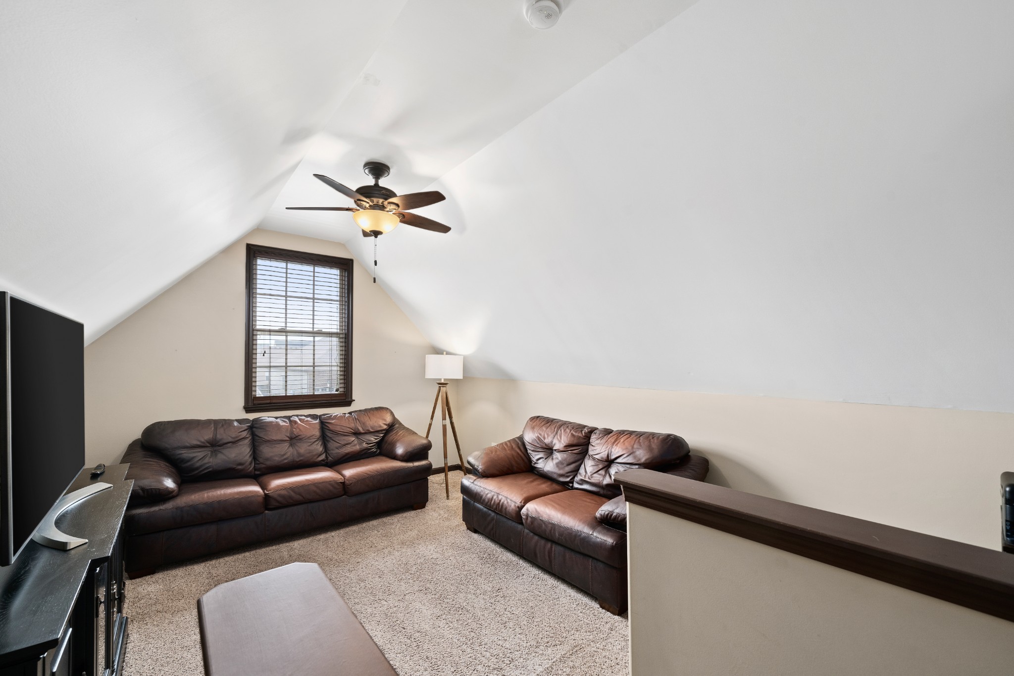 1439 Raven Road Clarksville, TN 37042 - Photo 24 of 28 a living room with furniture