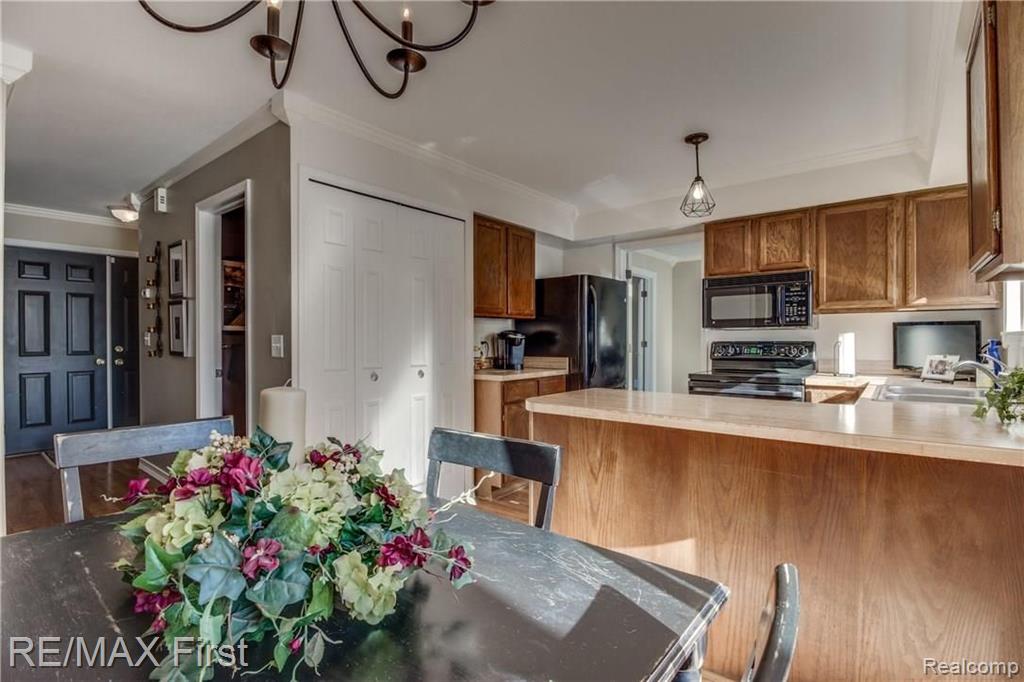 645 Baker Street Rochester Hills, MI 48307 - Photo 18 of 39