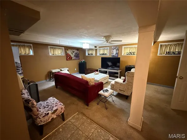 $215,000 | 1345 Hialeah Place, Florissant, MO 63033