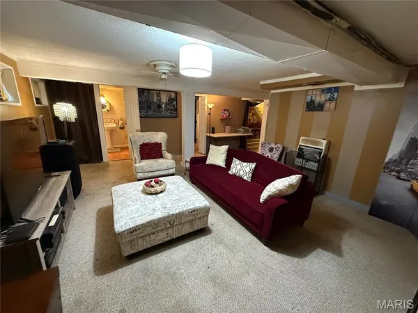 $215,000 | 1345 Hialeah Place, Florissant, MO 63033