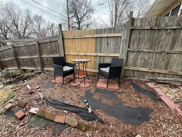 $215,000 | 1345 Hialeah Place, Florissant, MO 63033