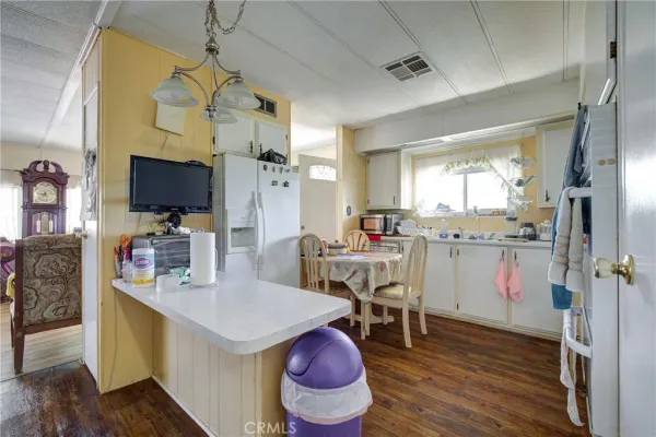 $99,999 | 3700 Buchanan Street, Unit 180, Riverside, CA 92503