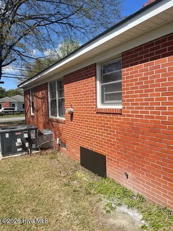 $139,600 | 406 West Daniels Street, Kinston, NC 28501