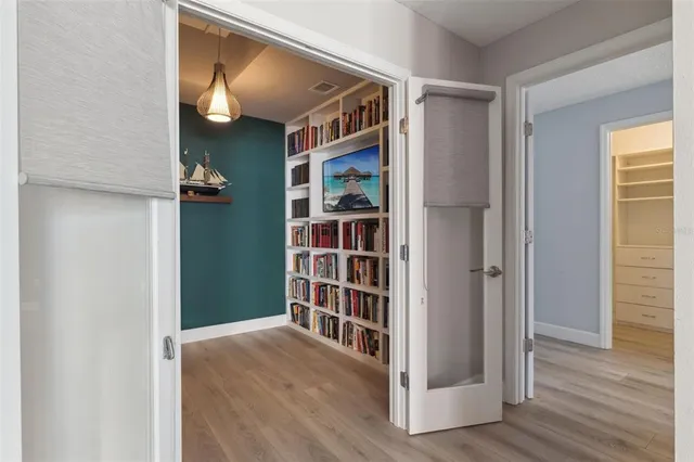 a view of an entryway with workspace