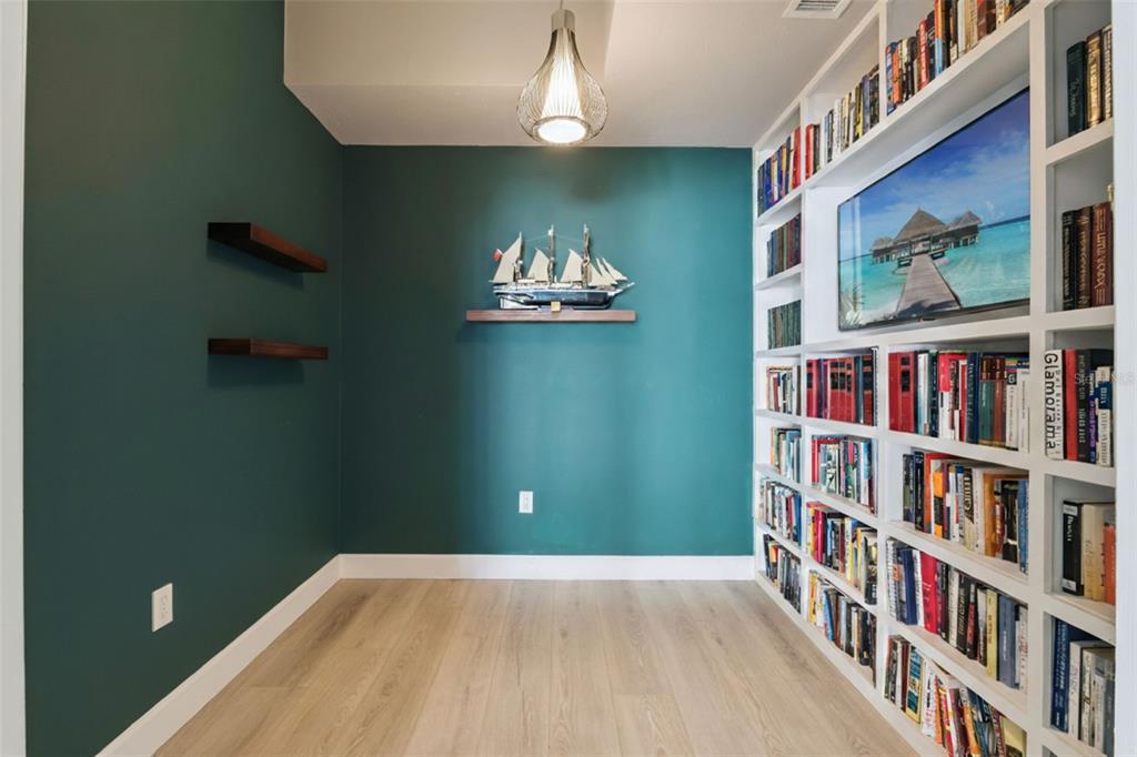 100 South Eola Drive, Unit 911 Orlando, FL 32801 - Photo 10 of 53 a view of an entryway with workspace