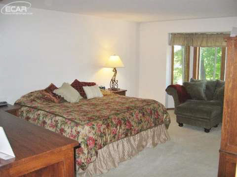 1384 Kings Pointe Road Grand Blanc, MI 48439 - Photo 28 of 41 20427354-27.JPG