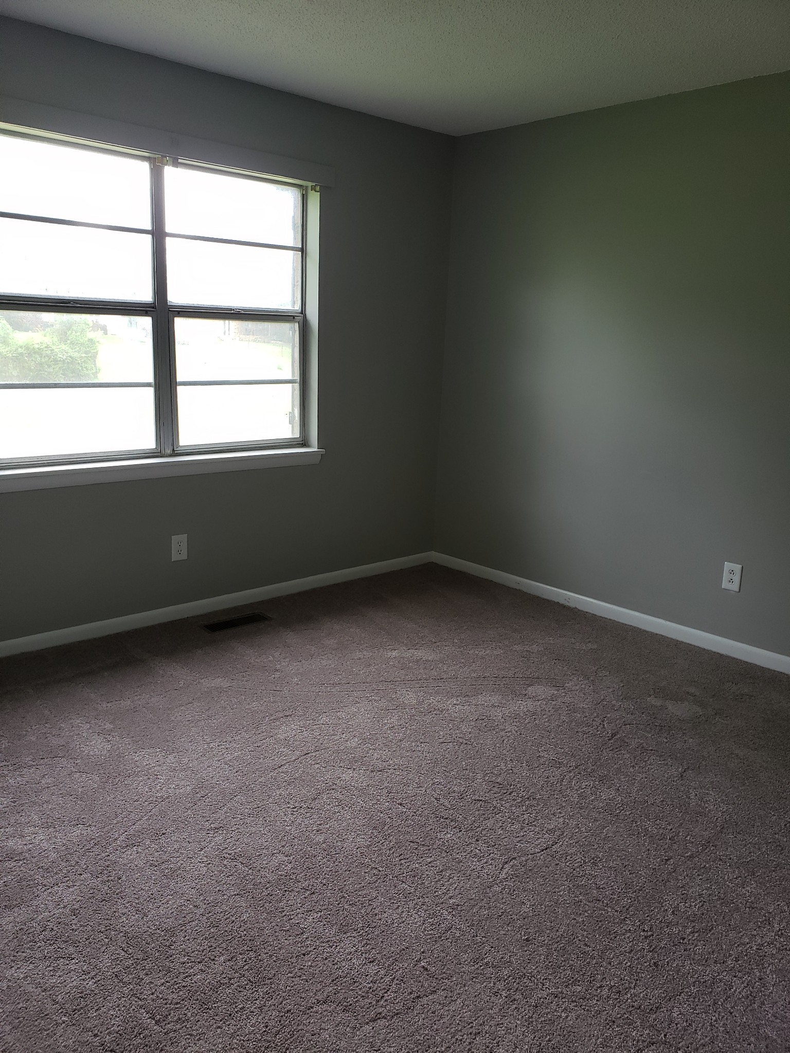 814 Miles Road Pulaski, TN 38478 - Photo 30 of 35 an empty room with a window