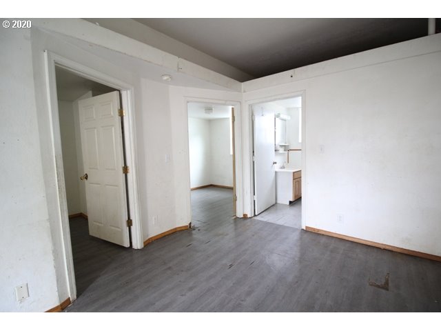 204 West J Street Springfield, OR 97477 - Photo 6 of 11