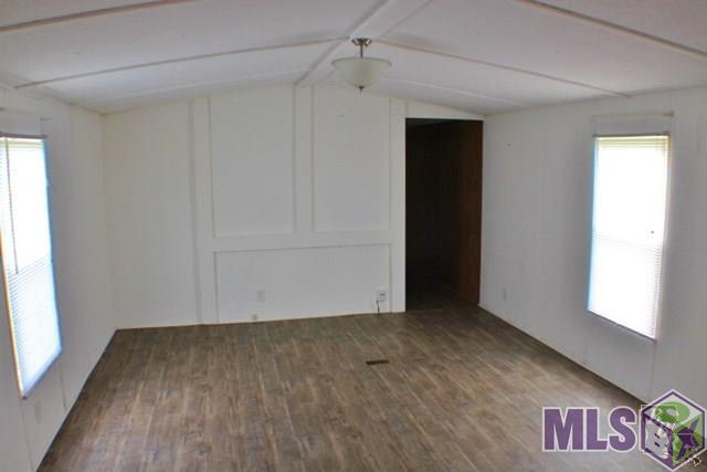 982-983 Aragon Road Montegut, LA 70377 - Photo 28 of 45 Living Room